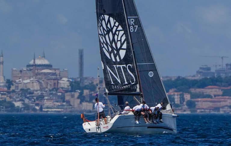 Kalamış Marina’dan İstanbul Boğazı’na kurumsal yelken etkinliği