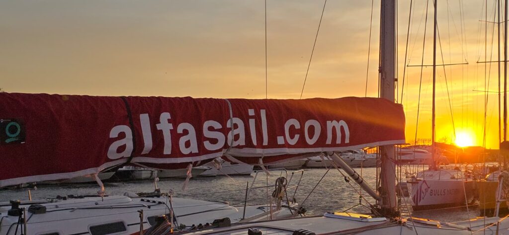 26 yıllık Alfasail yelken okulu — Kalamış Marina