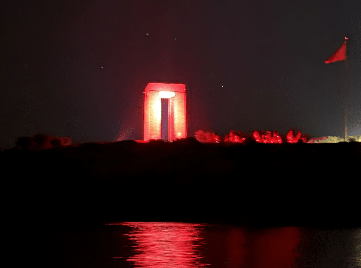 Deniz Kuvvetleri Kupası dönüş seyrinde Çanakkale Şehitler Abidesi