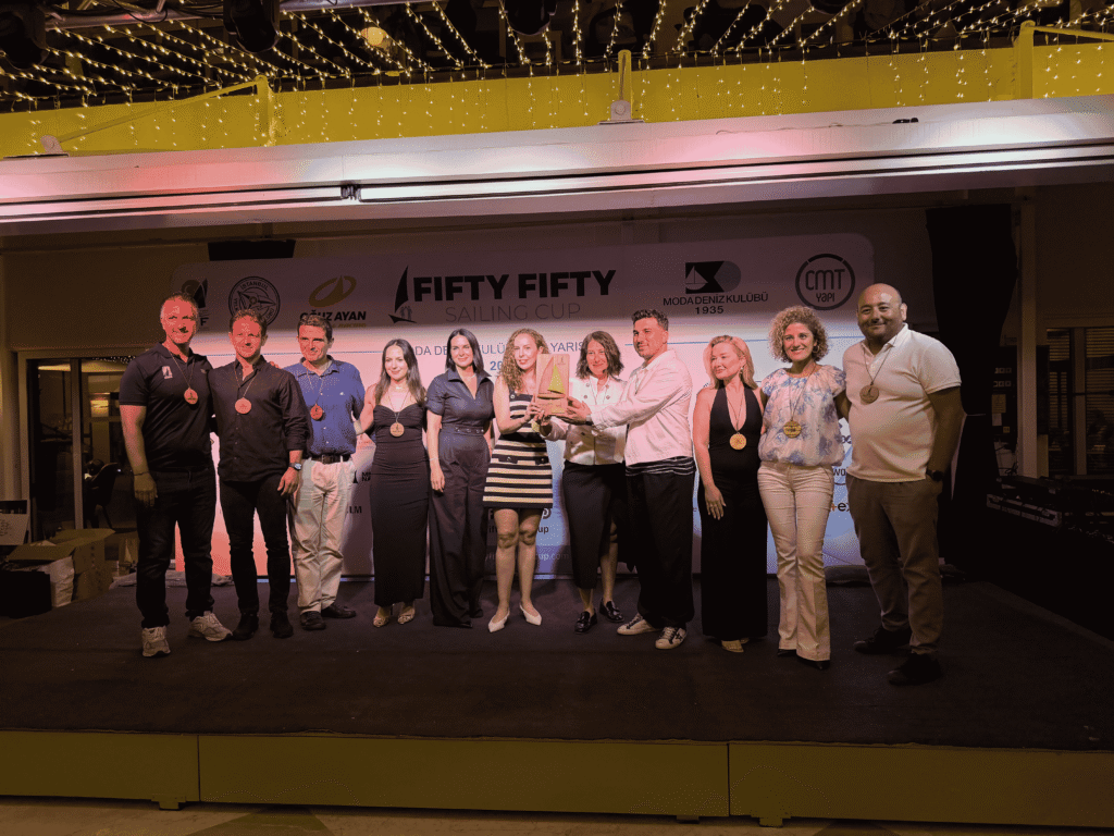 Fifty Fifty Sailing Cup 2026 kürsüsünde Mary ekibi — Alfasail