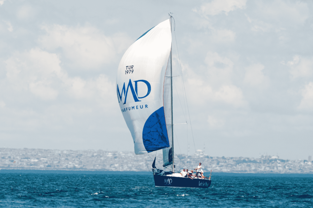 Mary X-35 Fifty Fifty Sailing Cup yarışında seyir halinde